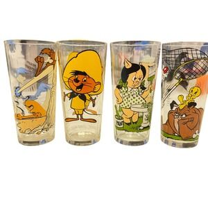 Vintage Pepsi RARE  Looney Tunes Glasses 4 Set Speedy, Wiley,Porky Pig 1973 1976